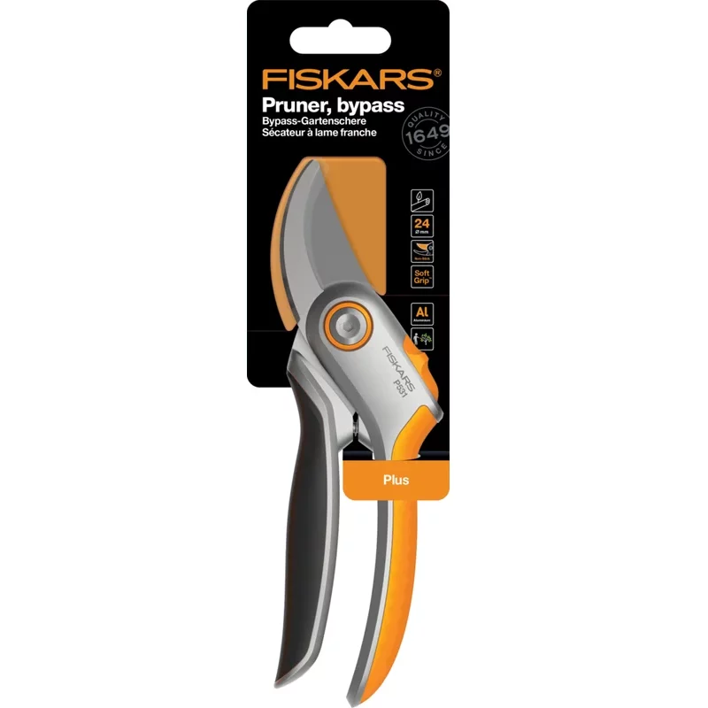 Металлический секатор плоскостной"FISKARS" P531 1057168